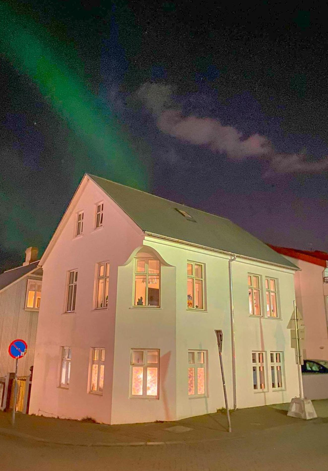 Enjoy Reykjavik Yellow Door Apartment Exterior photo